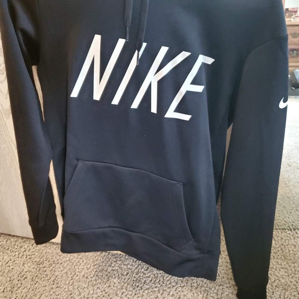 Nike pullover hoodie